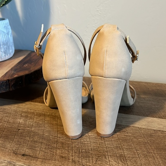 Just Fab tan heels! - Picture 3 of 5